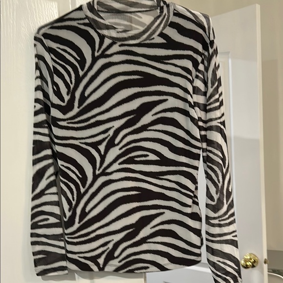 Zebra Print Long Sleeve Top - Picture 2 of 4